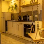 La - By Prim0 C0nciergerie