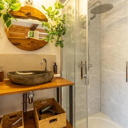 La - By Prim0 C0nciergerie