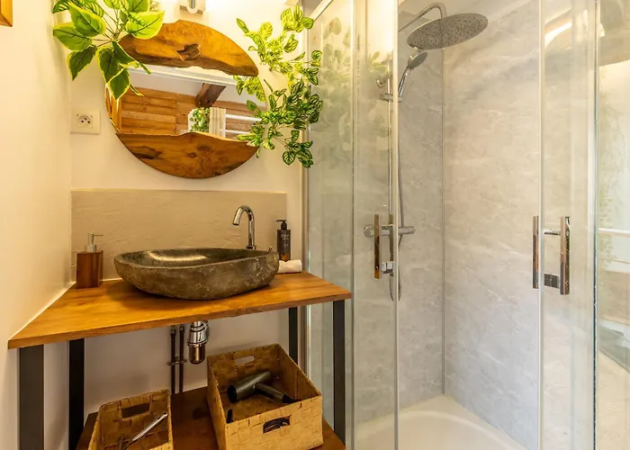 La - By Prim0 C0nciergerie